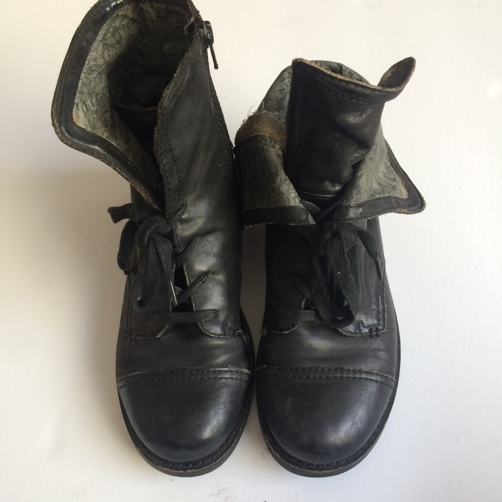 Adjustable Studed Black Army Green combat boots.